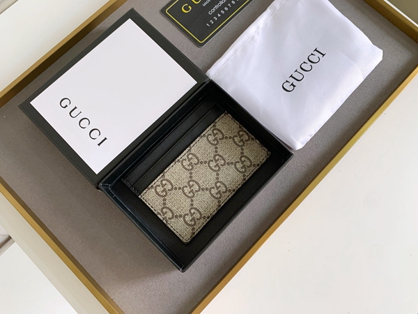 グッチ財布コピー背面デザイン